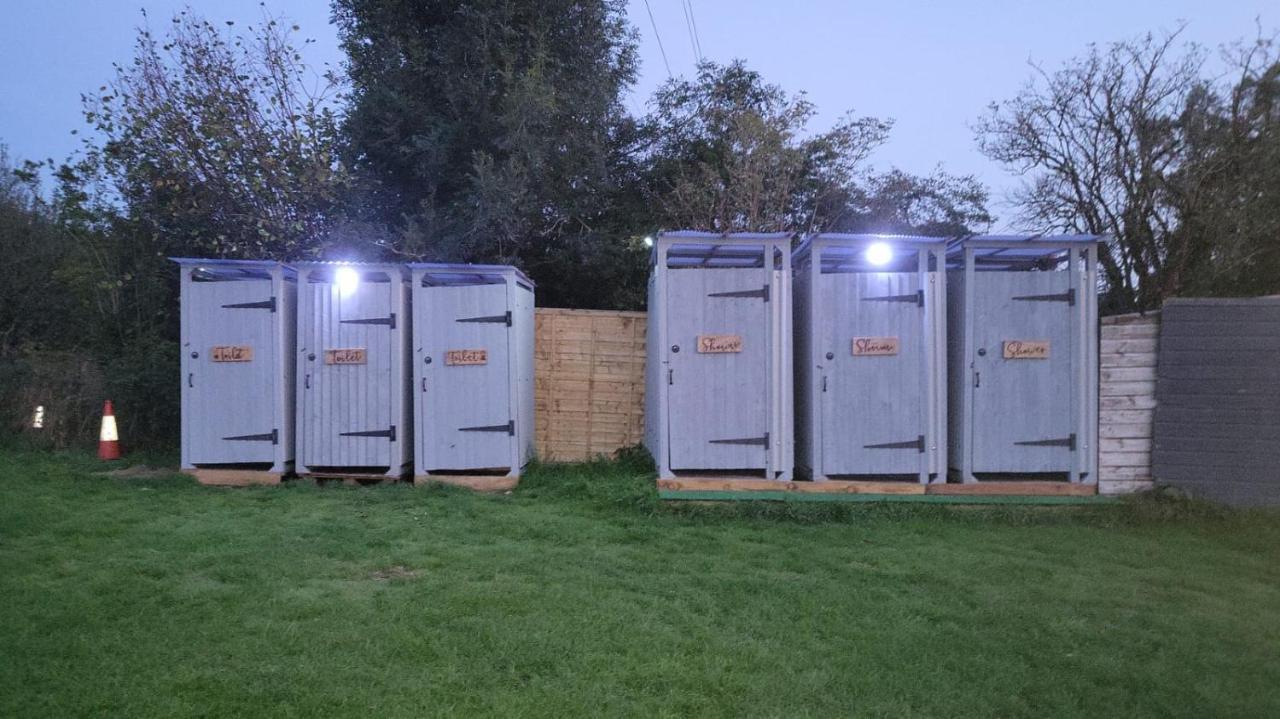 ホテル Dorset Glamping Fields Corfe Mullen エクステリア 写真