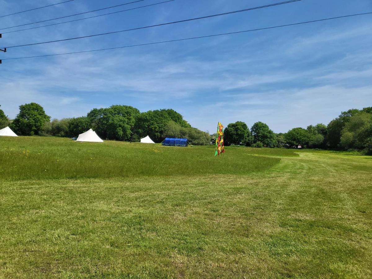 ホテル Dorset Glamping Fields Corfe Mullen エクステリア 写真